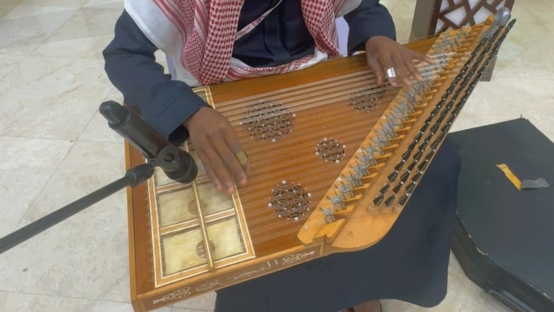 عازف قانون