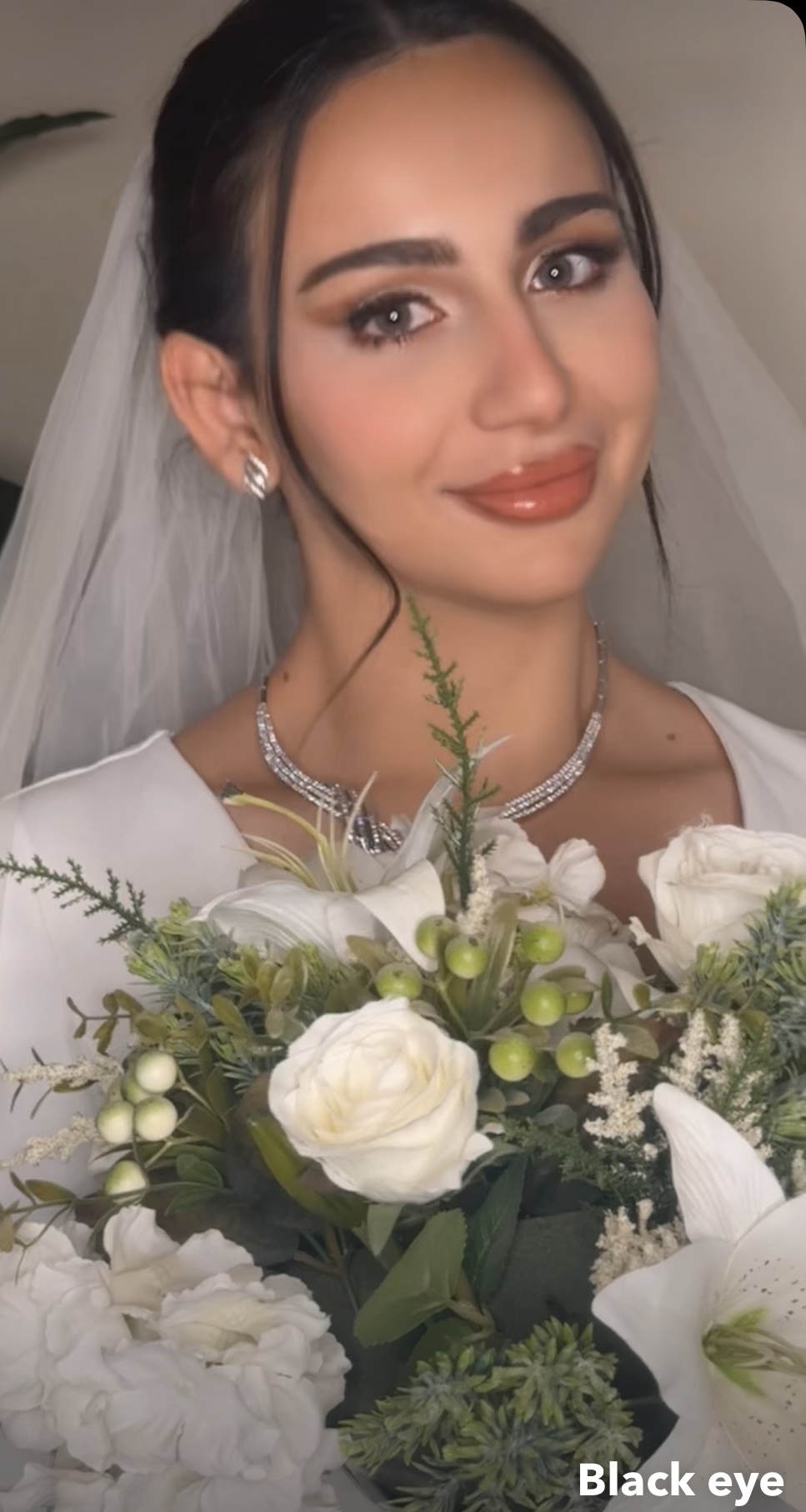 عروس بطلة ملكية راقية